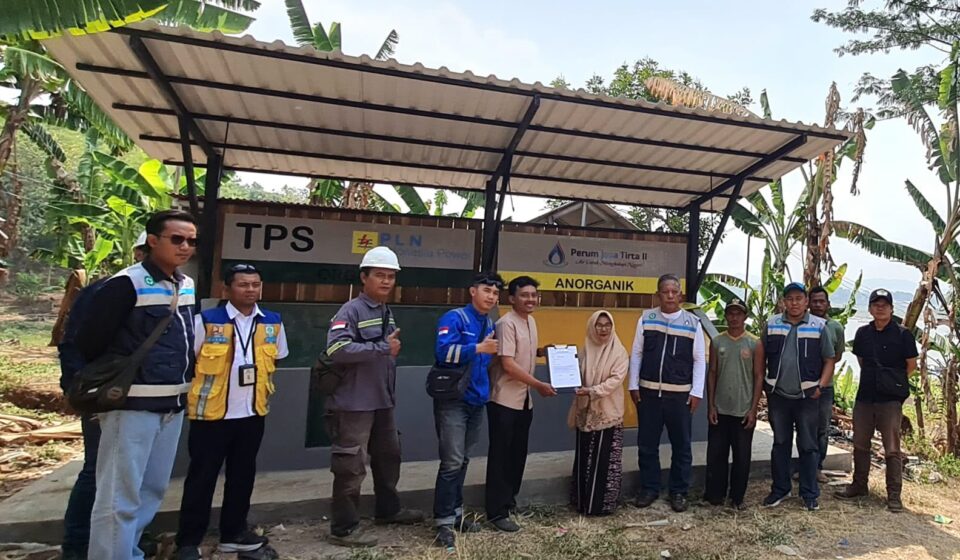 PLN Indonesia Power UBP Jatigede dan PJT II Kolaborasi Dorong Kemandirian Masyarakat melalui Bioflok dan Pengelolaan Sampah